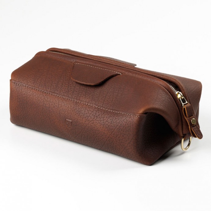 Holiday Gift Guide 2015: Allen Edmonds JW Hulme Travel Kit